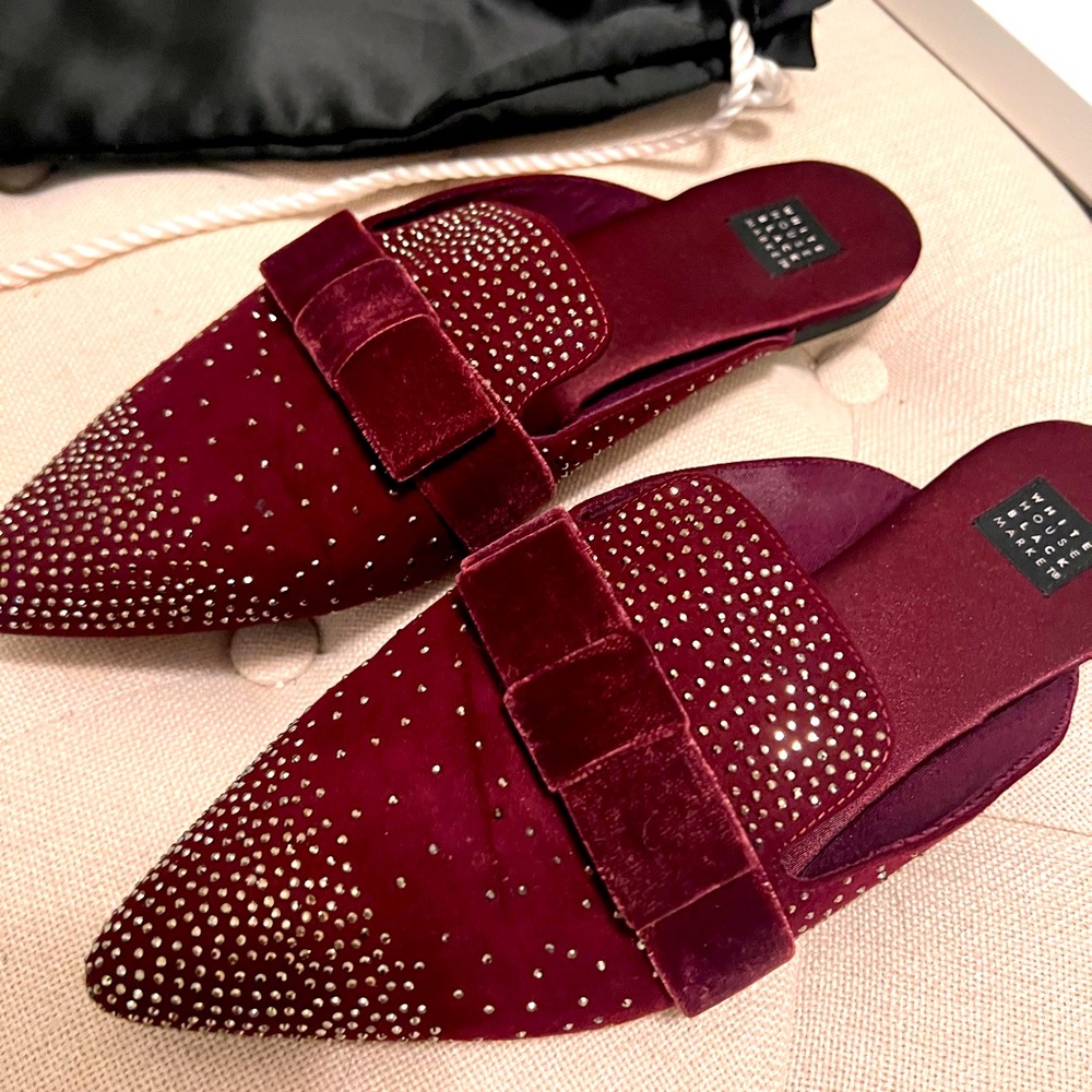 WHBM .. flat wine color, new never worn size 9
